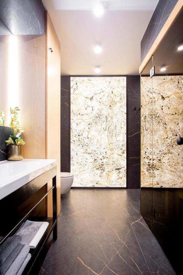 Jacuzzi Apartment Main Square Краков Экстерьер фото
