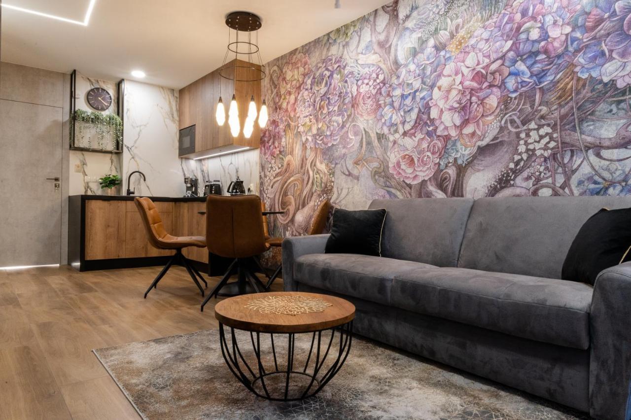 Jacuzzi Apartment Main Square Краков Экстерьер фото
