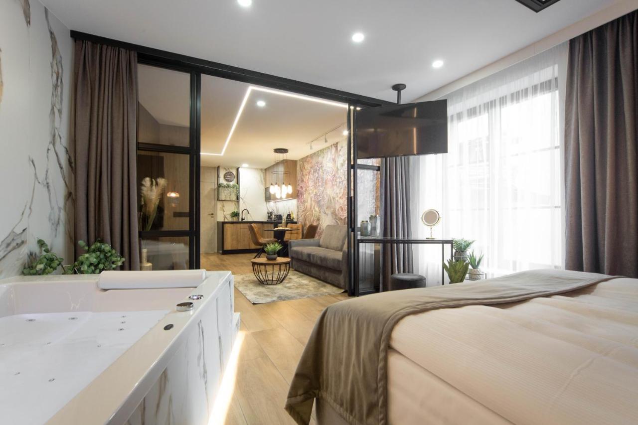 Jacuzzi Apartment Main Square Краков Экстерьер фото