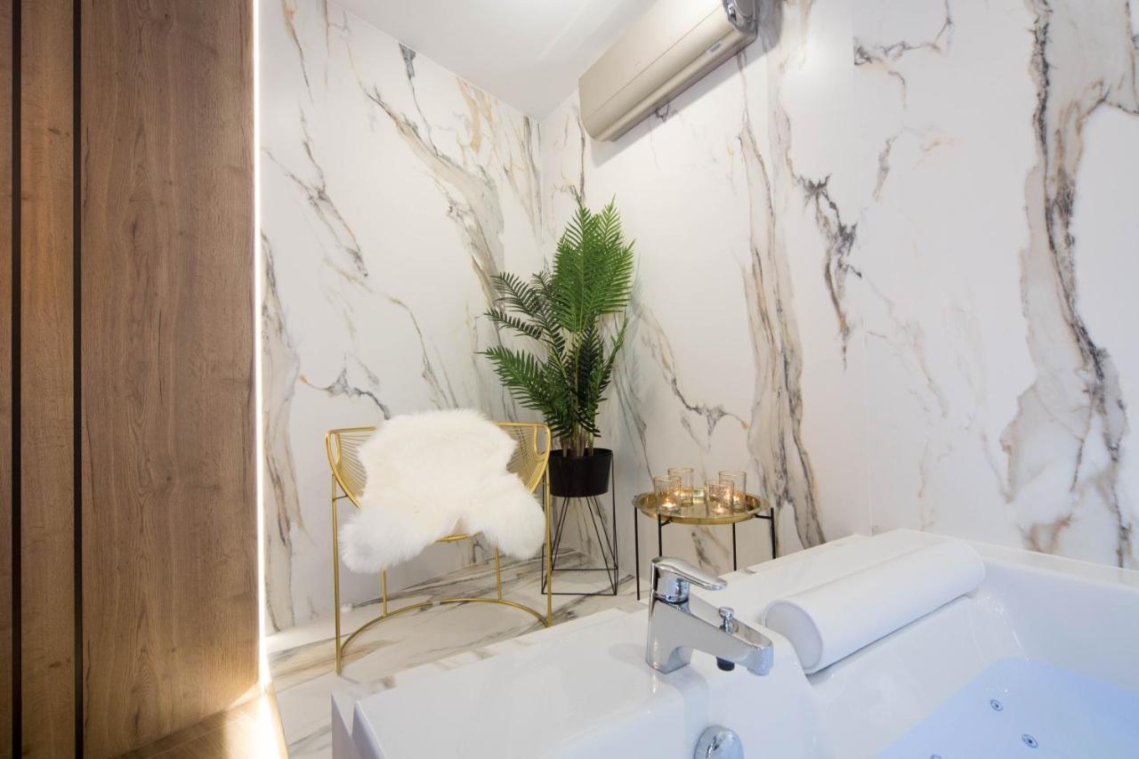 Jacuzzi Apartment Main Square Краков Экстерьер фото