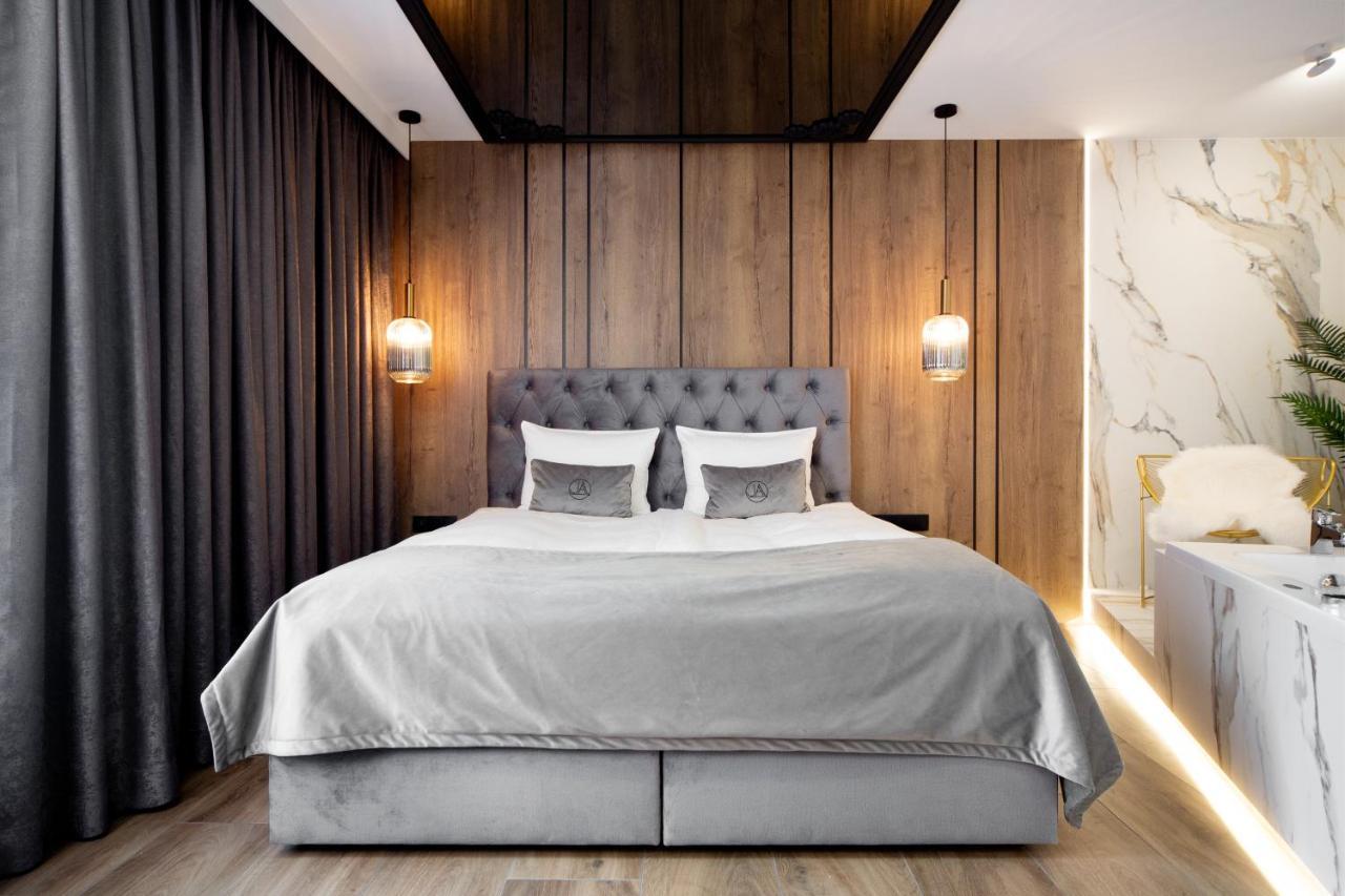 Jacuzzi Apartment Main Square Краков Экстерьер фото